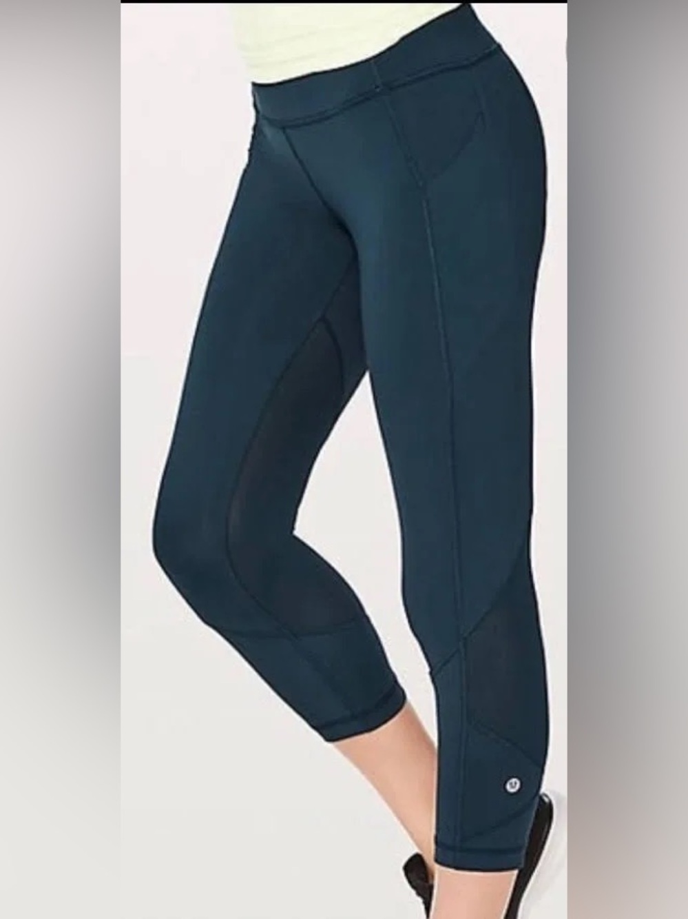 Lululemon Pace Rival 22” - Size 8